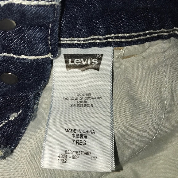 Girls Levi’s dark-washed denim overalls - Picture 4 of 5